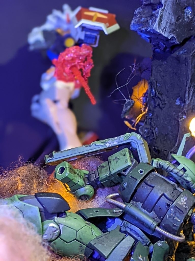 ジオン兵「こ…、ここまでくりゃぁ…」アムロ「そこぉ!」ジ兵「ナッ!?」アムロ「カイさん!動いて!」