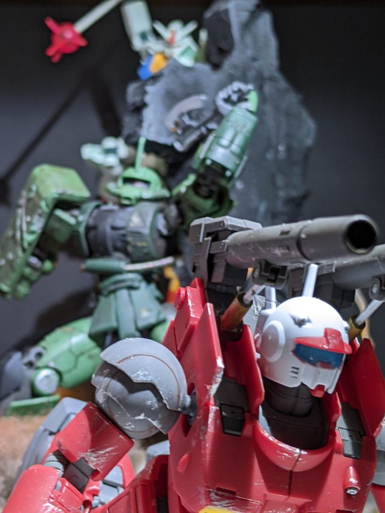 カイ「「カa.,,,,n!!避け///t」なんだ!?アムロ!おい!クソ通信が安定しねぇ!」ハヤト「カイさん後ろ!」カイ「なッ!?」ジオン兵「ジィーークジオオォオン!!!!」アムロ「(この距離で退避出来る位の時間稼げるのは……これだ!)」