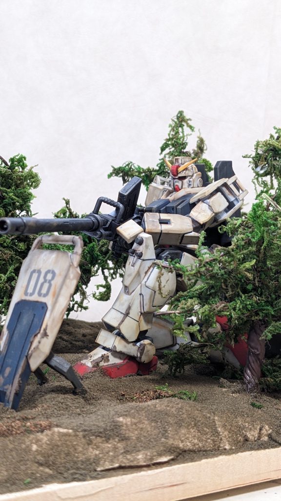 陸戦ガンダムと言えば、やはりこのポーズかと…