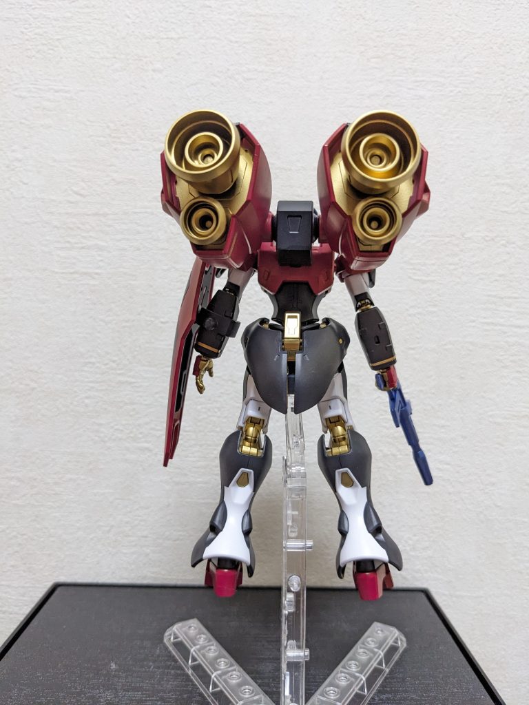 背面(追加ブースター装備)追加ブースター、カッコよ😆ティモリス再現ならデフォルトの方が近いですが、プラモ的な面白さでコッチで飾ってます。