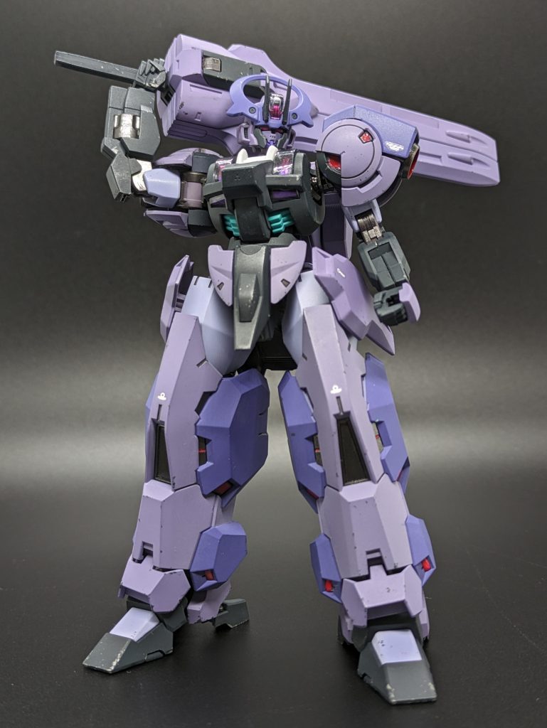 肩部はハインドリーシュトルム、脚部はルブリスウルのものに変更しています。