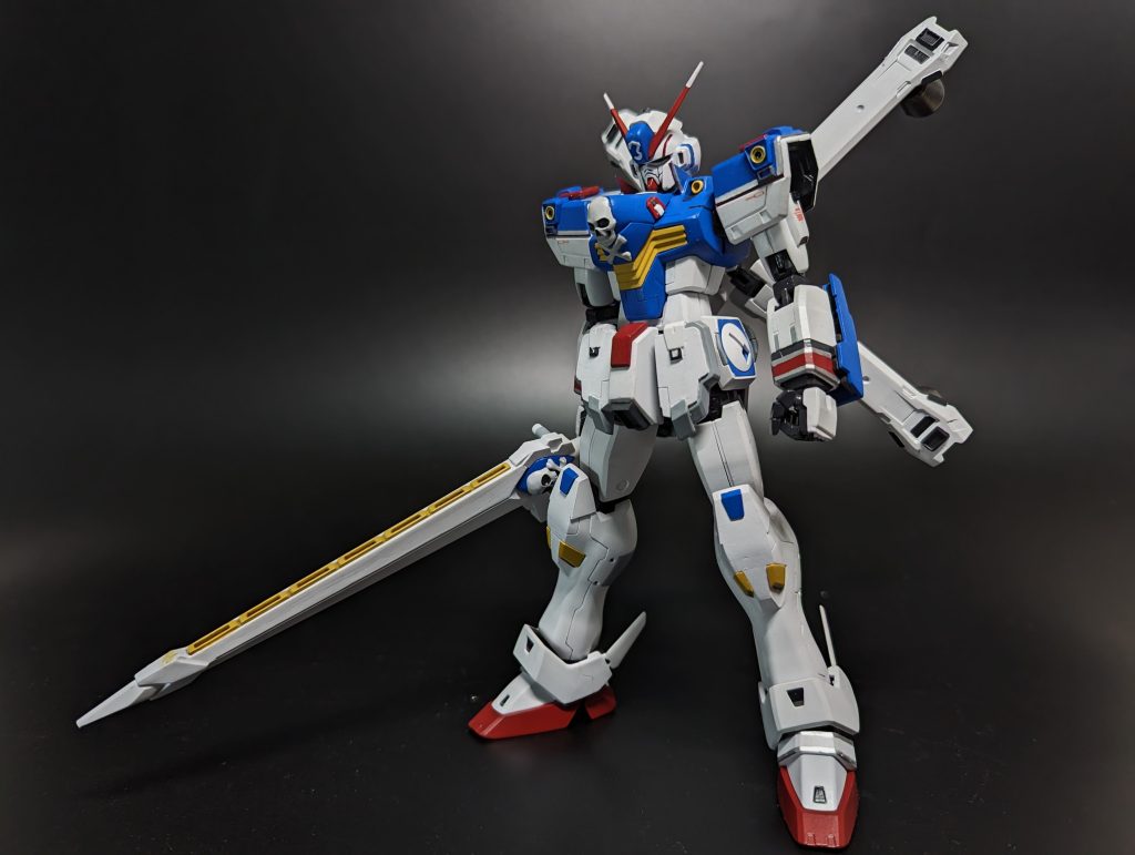 全身関節など内部を半光沢、装甲をつや消しにし、光沢の差がでるようにしました。