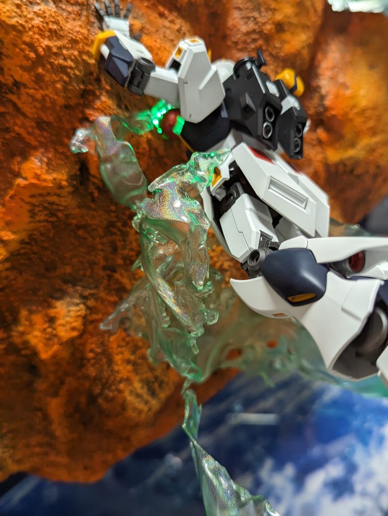 大佐のポッドはRGササビーのモノを、パーツ注文で揃えました。手首のパーツは、ビルダーズパーツ1/144MSハンド04(連邦系Lサイズ)を使用しました。