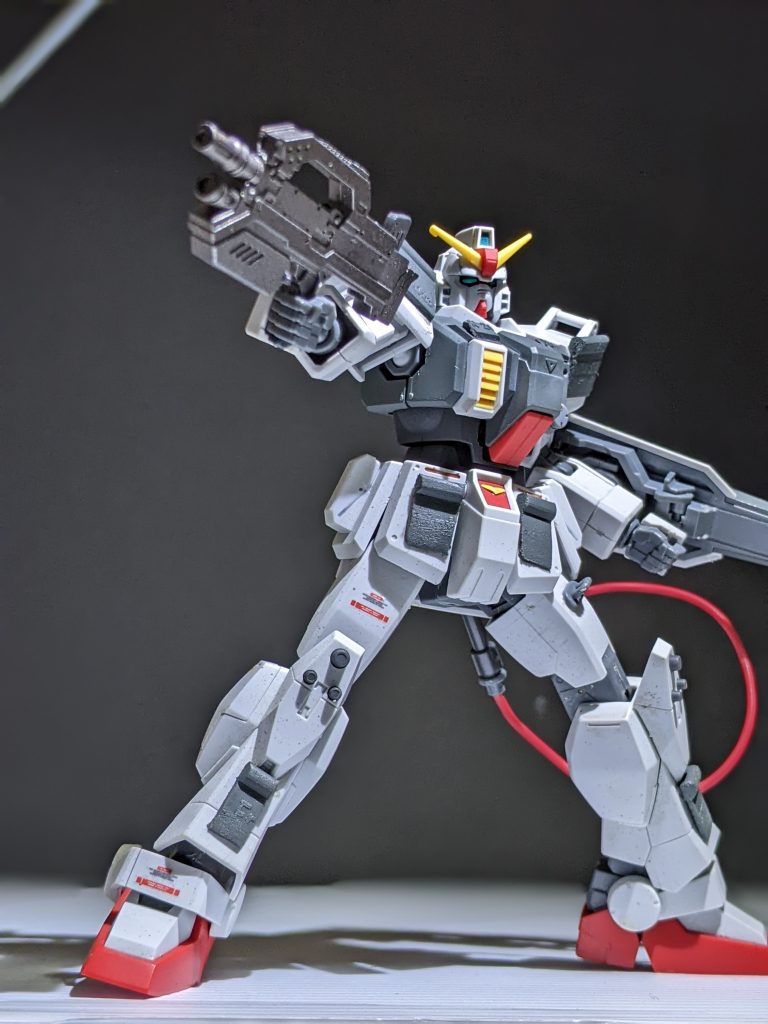 90mmサブマシンガングレネードランチャー付属で、脅威的連射速度を誇る