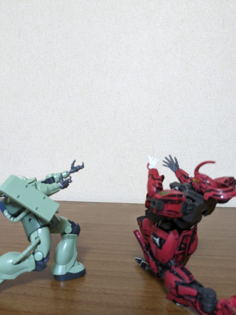 ハイハイ、アムロは特別デスッ、ワレワレはハナからオマケデスッ、お星さまの引き立て役Bデスッ