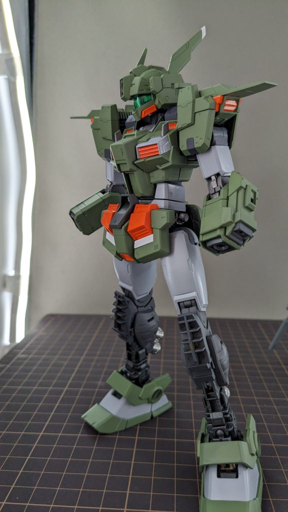 ジム頭が立った。