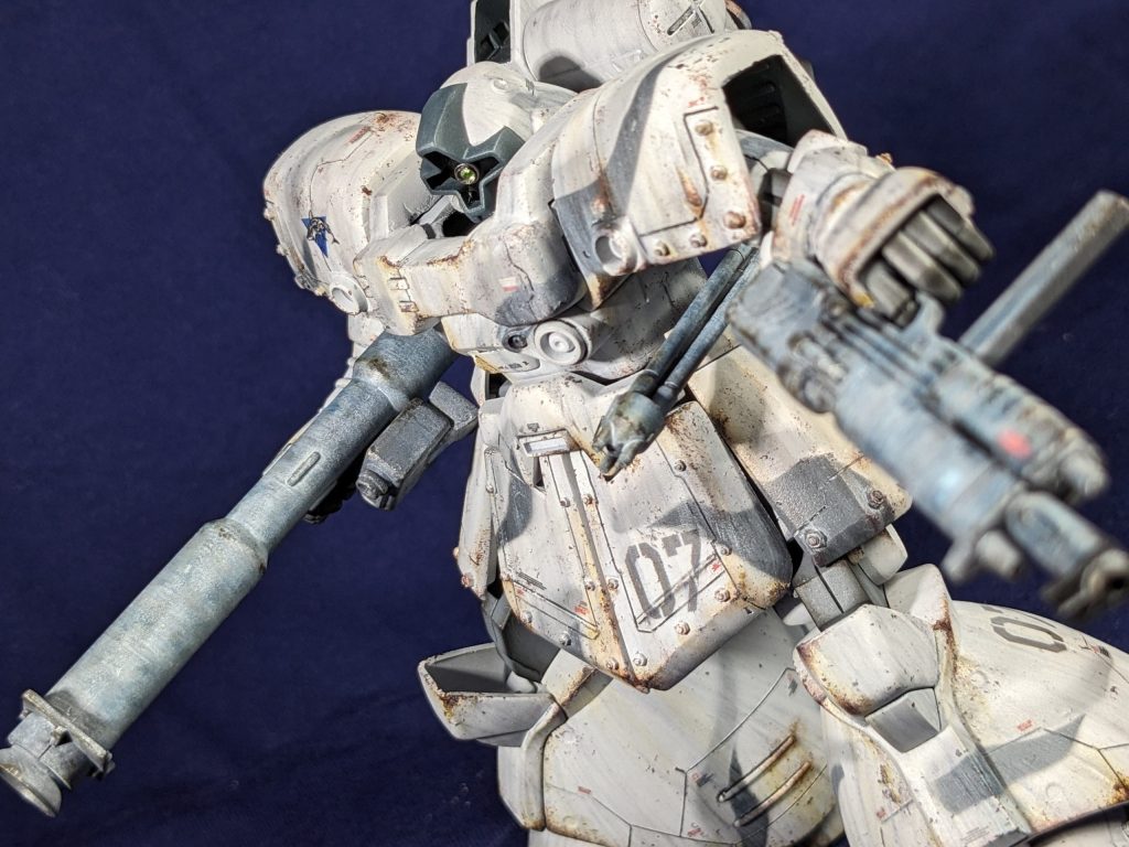 モノアイは100均のデコパーツです