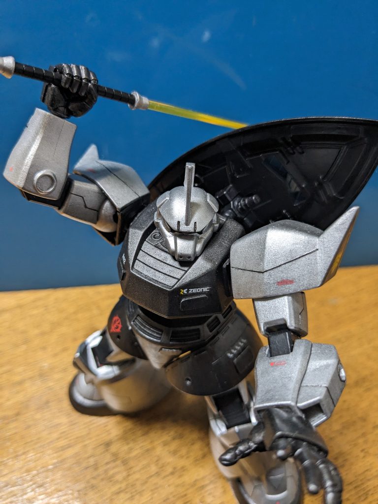 ポッチャリほっぺたを少し削り、ちょっとスリムにしました。