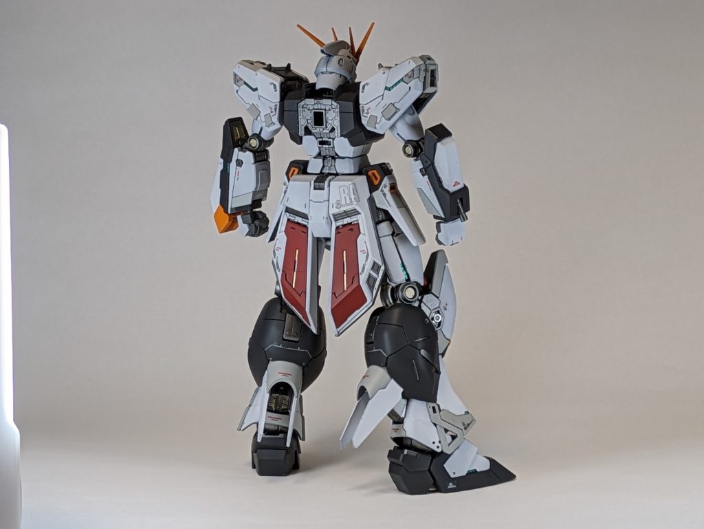 バックパック無しでも十分の存在感で、なくてもいいんじゃね?と錯乱しちゃうぐらい、プロポーションが素晴らしいキットですね。