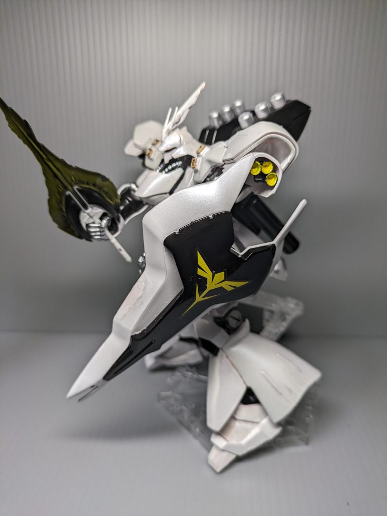 白サザビー–3枚目/制作者：low