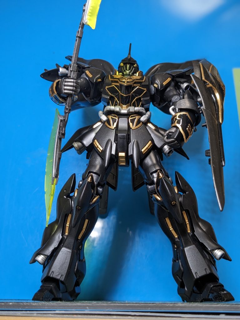 「ど〜よ」と言わんばかりのポーズ😁仕上げは光沢部分はトップコート光沢、マット部分は半光沢にしました。マットと半光沢で試してみた所、マットは灰色っぽく見えてしまい、半光沢の方がいい感じでした。🤔