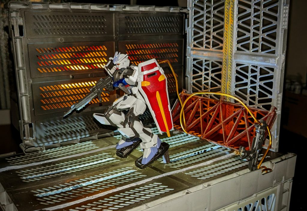 資金が乏しいため、全て100均で買い揃え、持ち合わせの道具で制作しました。カタパルトが残念なので、いつか改修しようかと思ってます!そして、FREEDOM欲しい(笑)閲覧頂きありがとうございました。