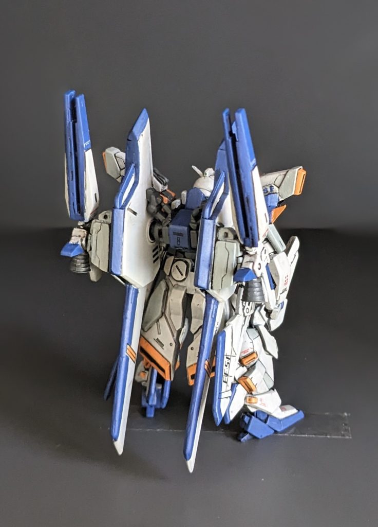 プロトフィンファンネルはマウントした状態でもビームを撃つことができる。推進器としても機能する。