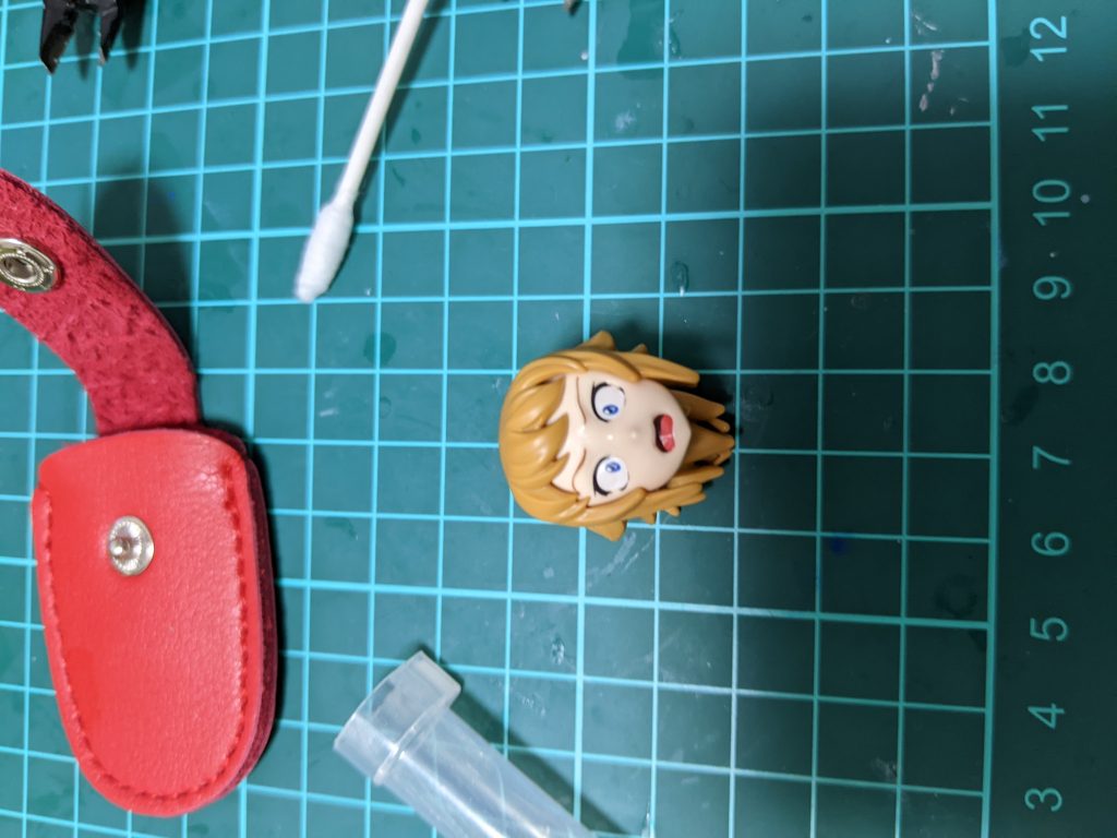 いつも、なんでか作り始める時に顔だけで撮影をしてます。なんか良くわからない儀式ですね、もう…