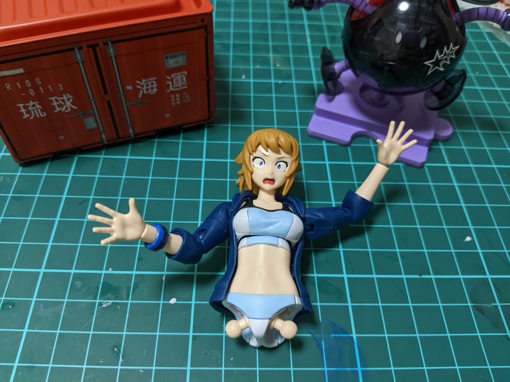 「脚なんて飾りです。偉い人にはそれが分からんのですよ」と言いつつ諦めた一日目…仕事しながらやるには一気には作れない…