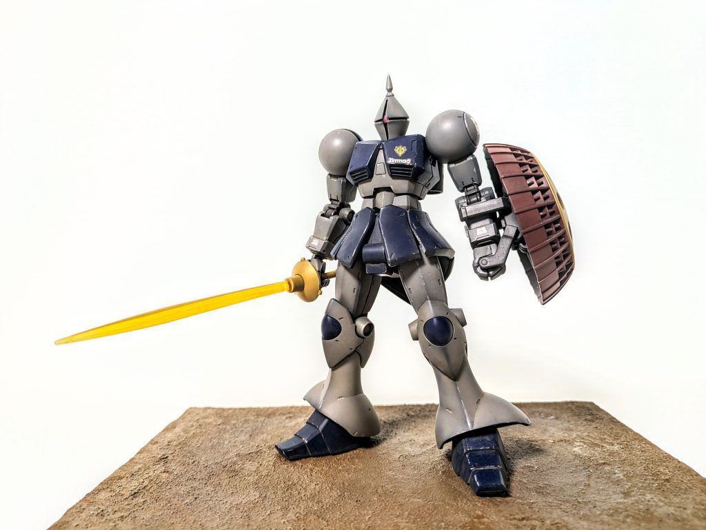 荒野に立つギャン