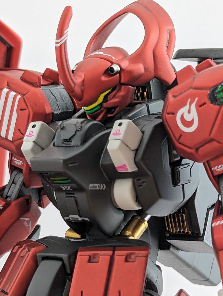 腰は延長してシリンダー風ディテールかましてます