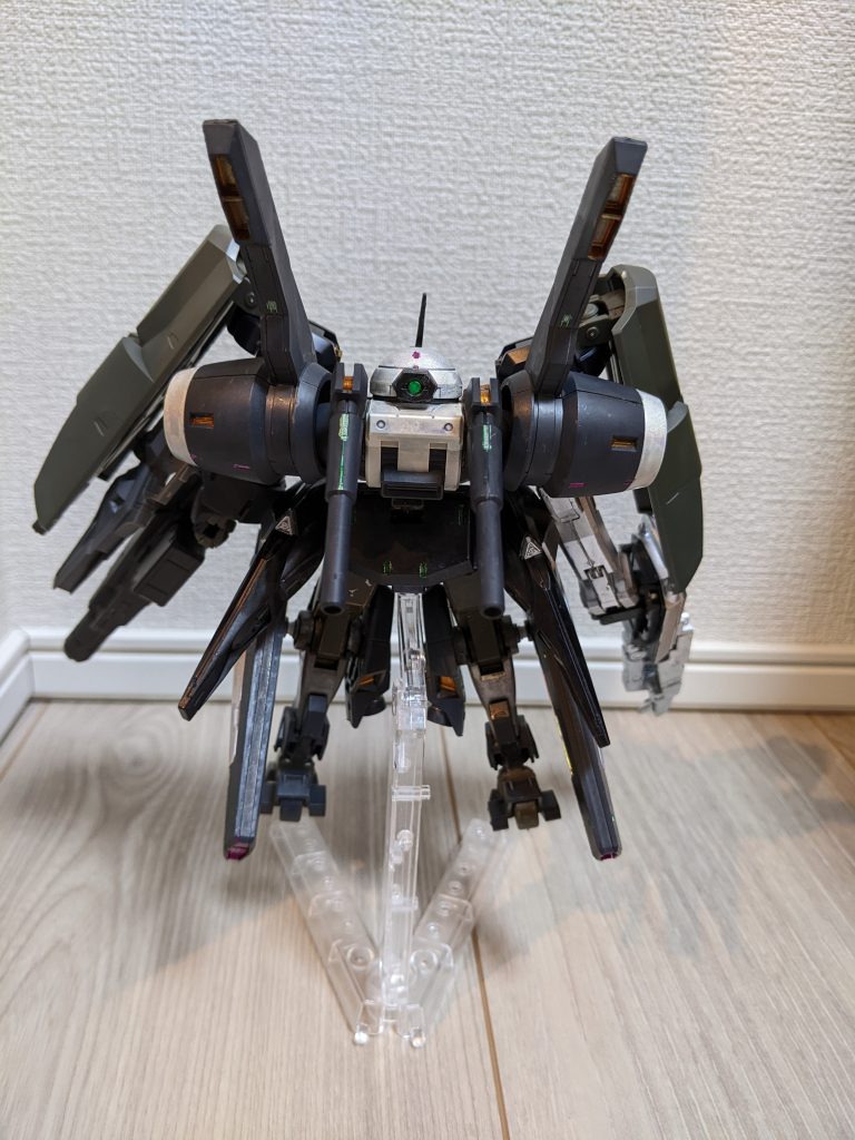 デミバーディングを使いつつ、ルブリスウル、ソーン、エアリアルの銃、ファラクトのバックパック、ディランザソルを使いつつ、右腕の盾はシステムウェポンキット003から。