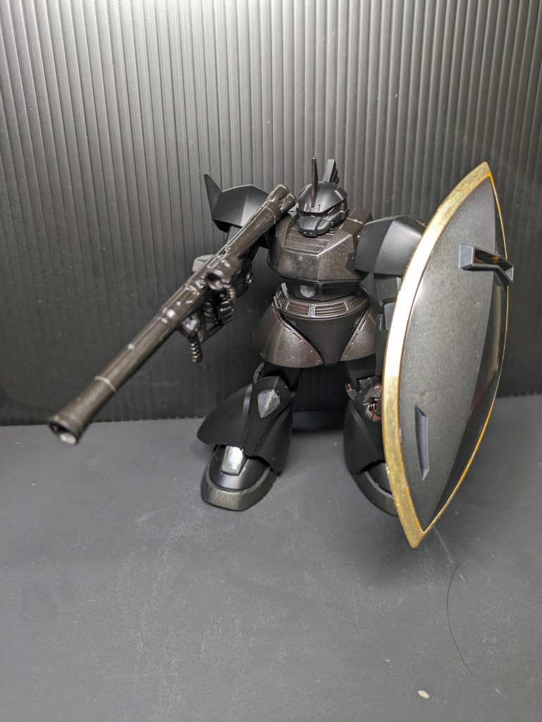 ザクバズーカを装備。ゲルググの基本装備少ないですよね？