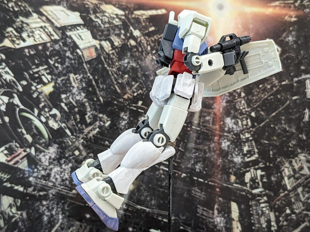 あくまでも民間に払い下げられたジムⅡであるため性能は低く、ガンダムに似せて作ったガンダムヘッドセンサーも民間のパーツで作ったもので本格的な戦闘に向かない。