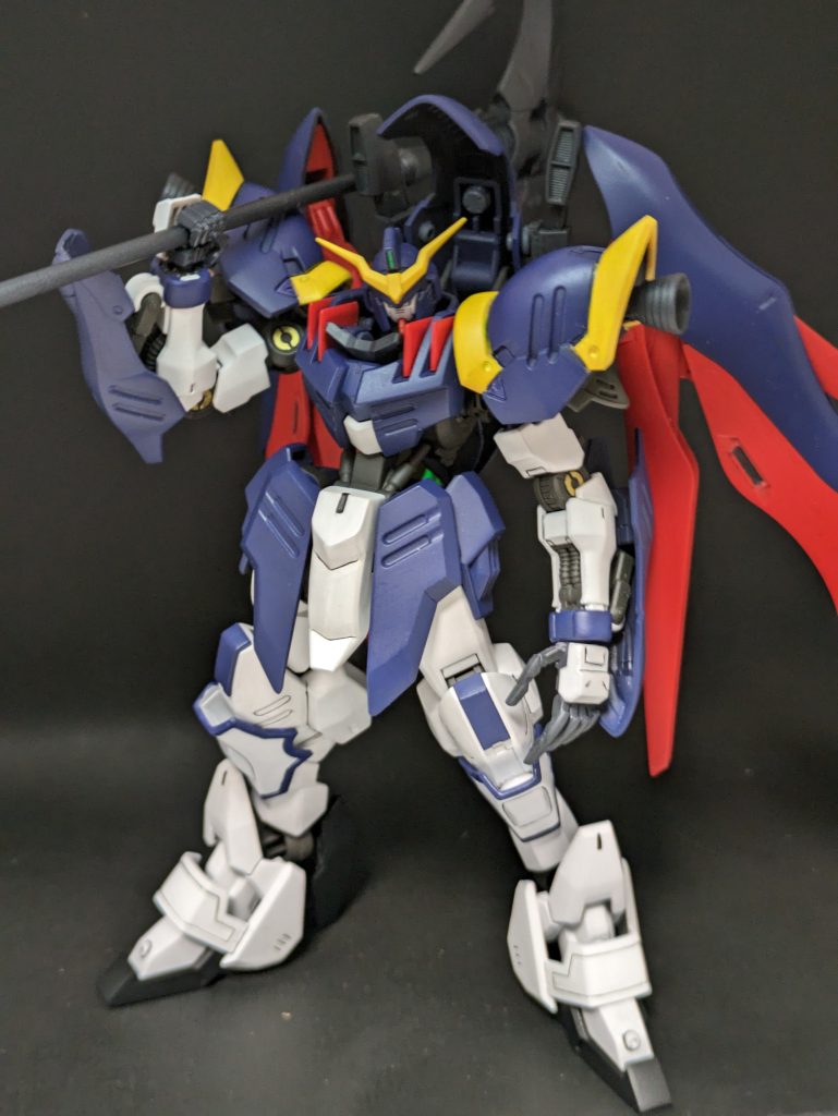 やっぱりこのポーズ要りますよね。右腕の装甲がすごい邪魔なんじゃないかなぁアレ・・・あ！ほら肩と肘のあれ、チラ見したでしょ！ね！