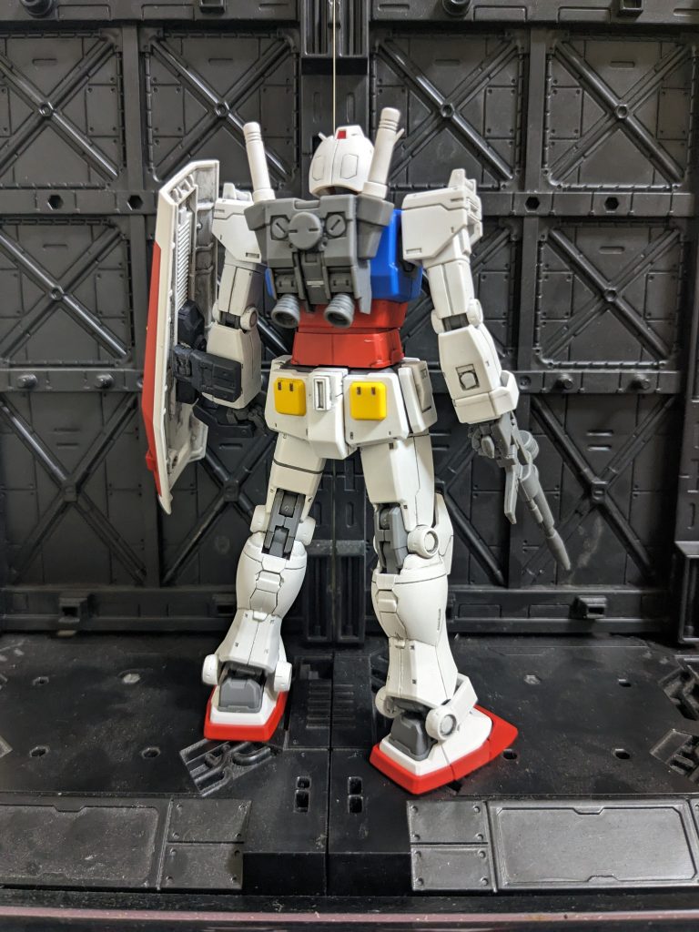 背中や腰、腕にあるハードポイントはフタパーツを製作して塞ぎました。ランドセルの所のみ取り外し可能にしております。