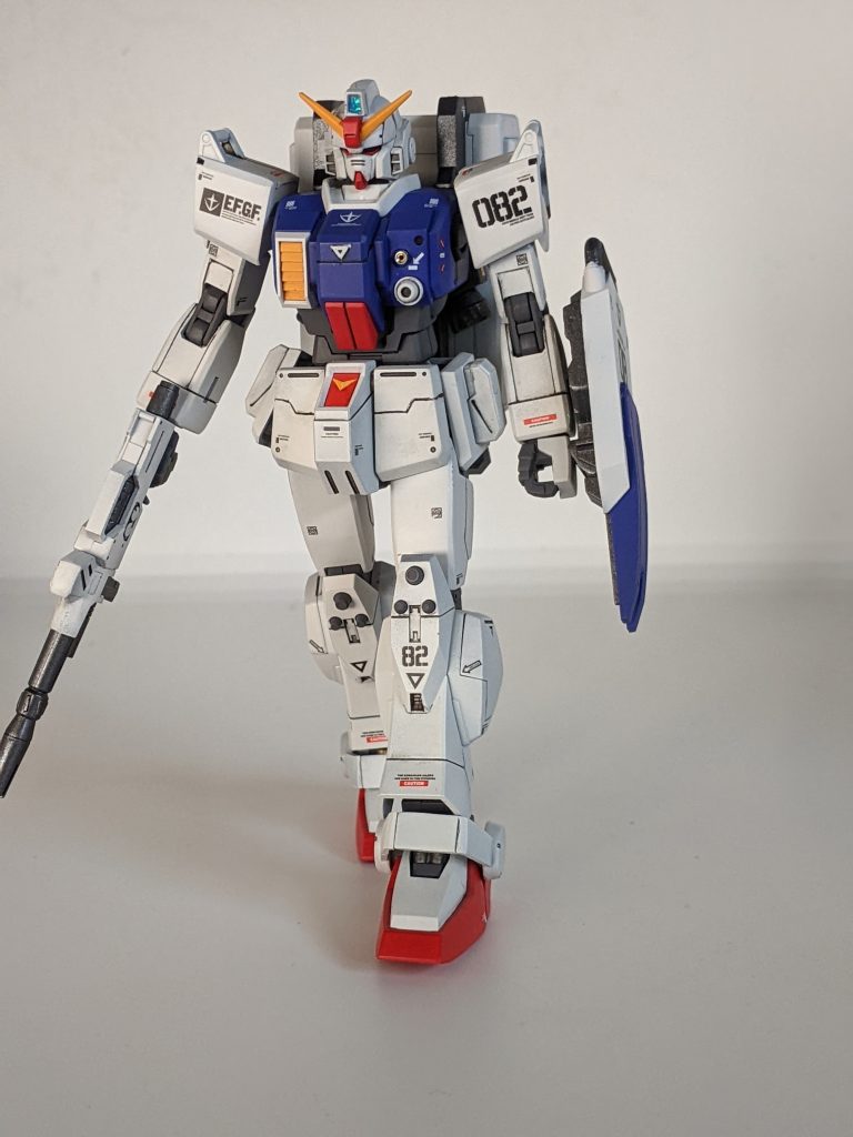 この機体にはウェザリングは施しませんでした。女性っぽさが残る感じに仕上げてます。まぁ、カレンの乗る機体は汚れやサビがあって、油臭く歴戦の機体ってイメージのほうが似合うとは思うんですけどね😅