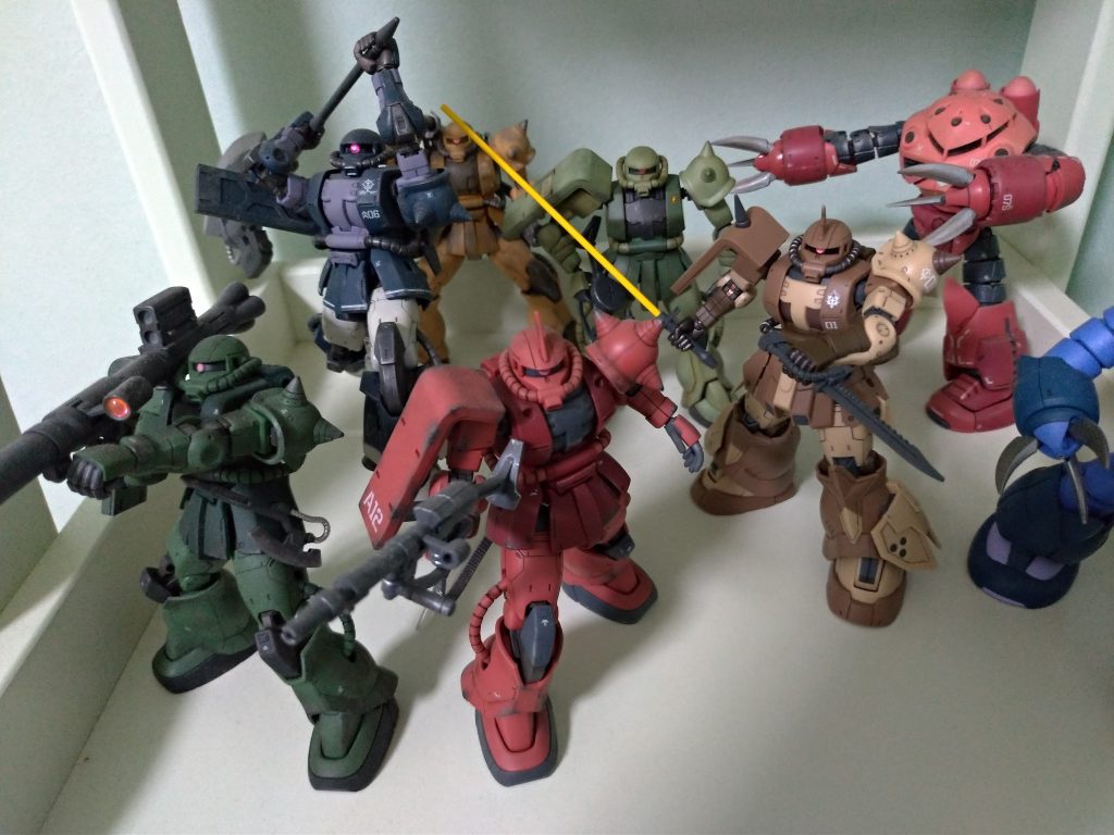 最後はザクシリーズで纏めてみました。同じ物を作るのは飽きますが色んなシリーズで揃えると迫力ありますね!