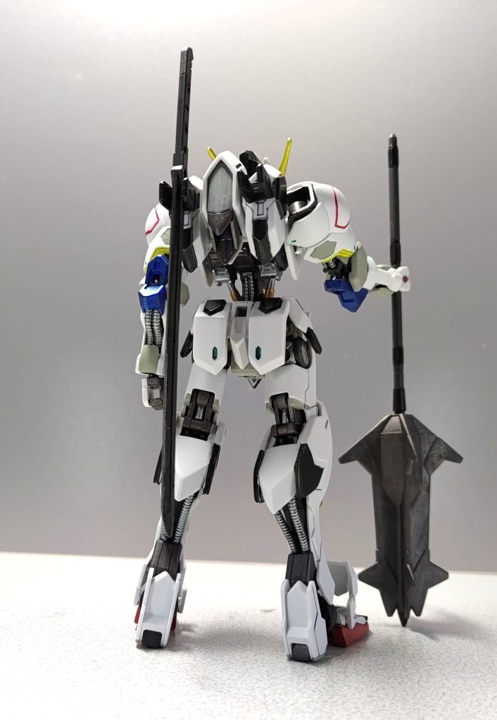 バックショットです。手足のチューブはガンクローム、胴体のシリンダーはガンクロームとゴールドで塗りました。これは結構いい感じじゃないかと思ってます。