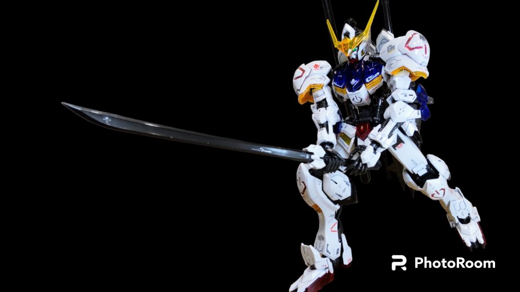 武器は刀推しです。カッコ良い✨「幻のニホントウ!？」的なシチュエーションなら尚良かった