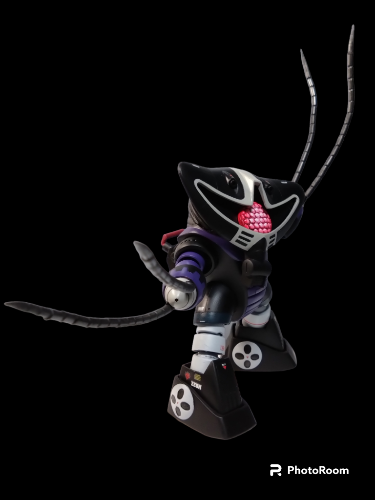 華麗な舞を披露。