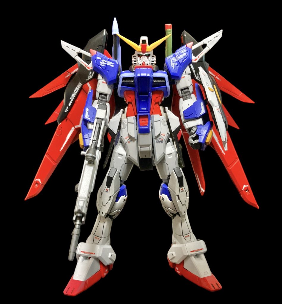活躍の場が与えられず、本当にかわいそうな機体でしたが、個人的に顔も含めて嫌いではない。次のHGでは正義の味方っぽく、ヒロイックにしてみます。