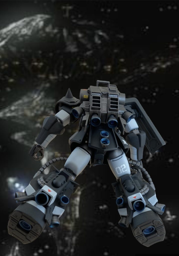 バックパックやスカート脚部にバーニアをたくさん追加しています。こんなに追加したら操縦しにくそうなのと、エネルギーがすぐなくなってしまいますね…