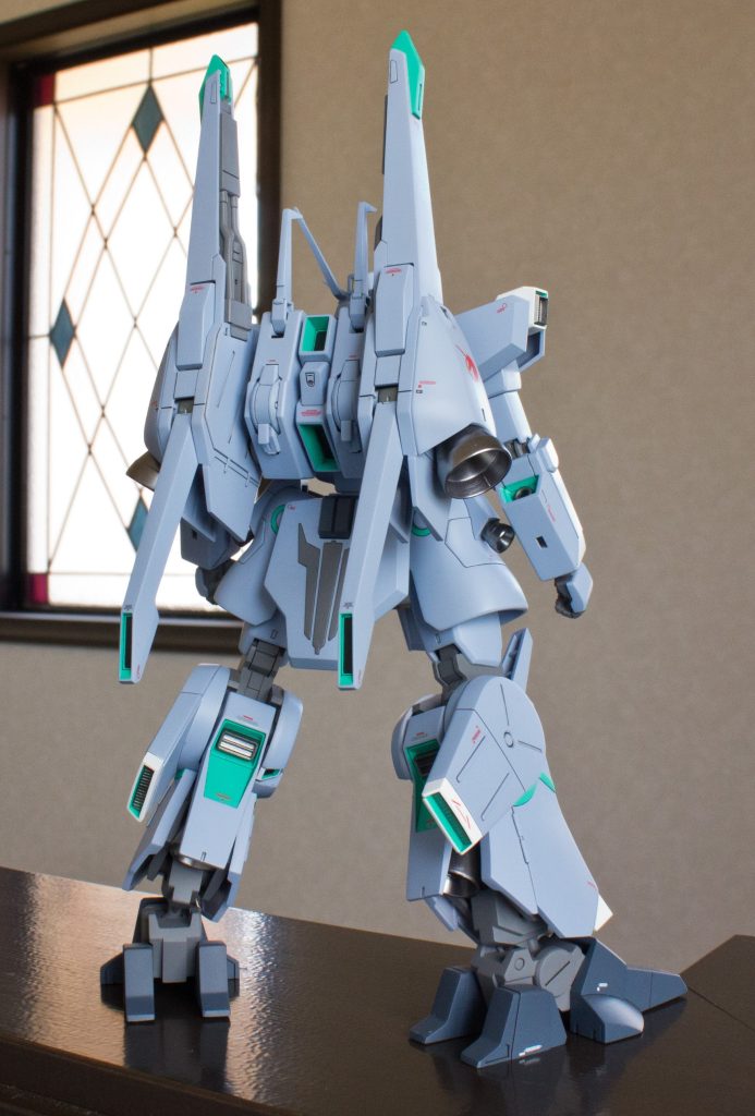 流石に踵の肉抜き穴だけは埋めました(笑)後ろ姿も超格好よきです!!