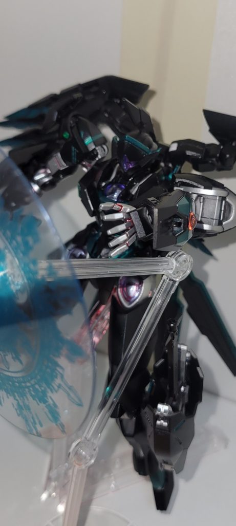 魔道陣を攻撃にも防御にも転用し有利な近接戦をメインに戦闘。