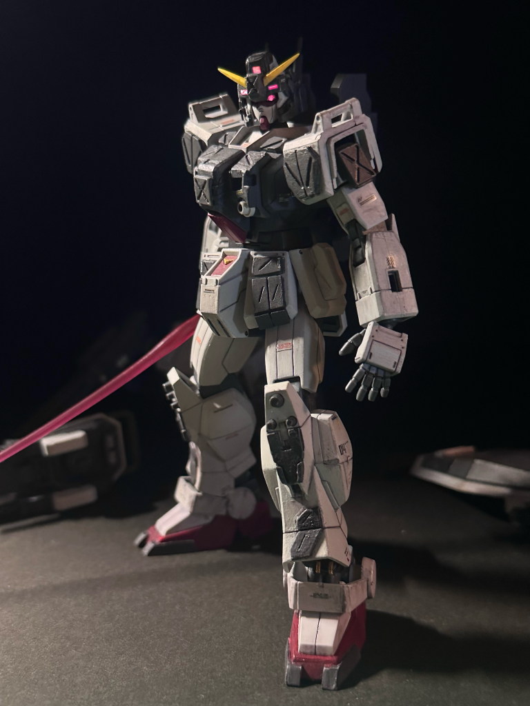 アレンジ2.EXAMシステムをイメージした赤目版ツインアイも作りました。ゴーグルとトサカのセンサーは画像編集で赤くしてます笑