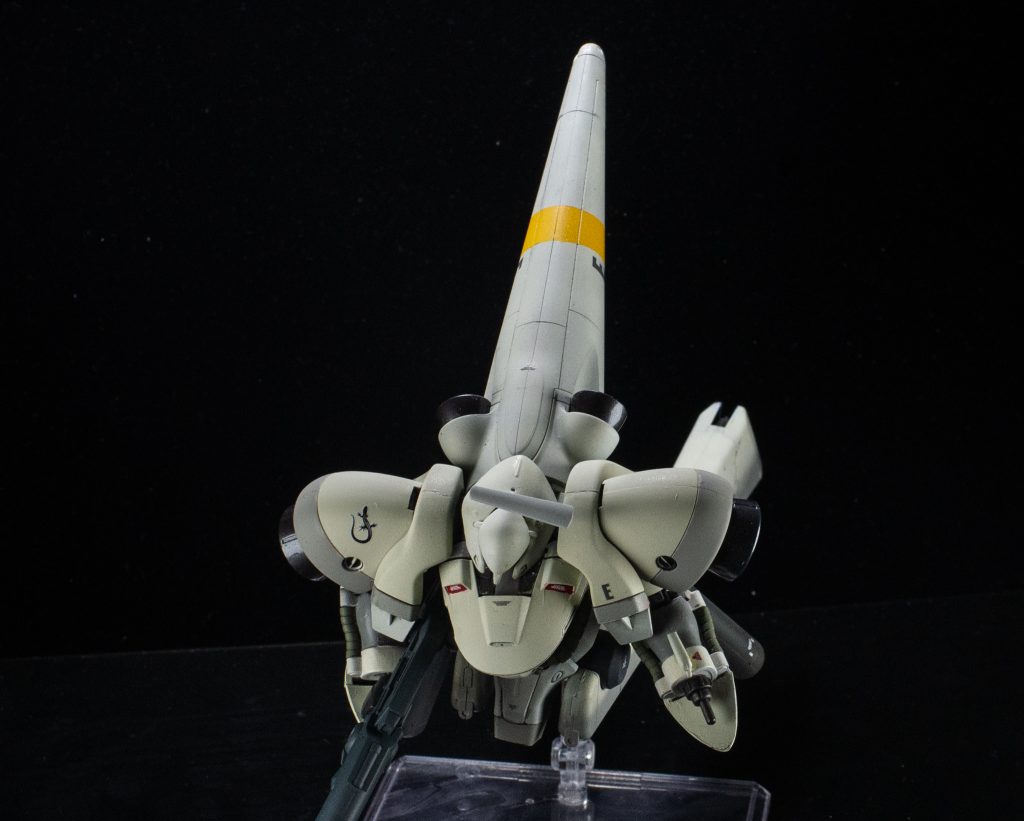 もともとはシュツルム・ブースターを付けたガーベラテトラを上から見ると、Ma.kのルナダイバーに似ているなというのが始まりで、時期的に一緒でデザイナーも一緒なので親和性が高いかなと思い、ミキシングしました