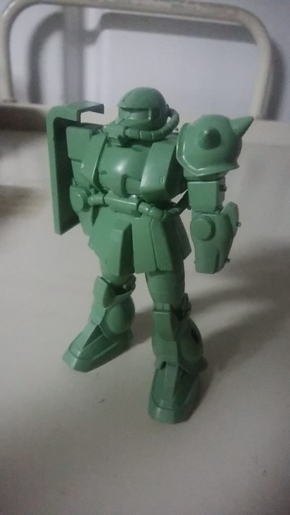 「仮組み」 FGは私には好ましいプロポーションでした。旧MGのMS-06F/Jのプロポーションに似てますね。やはり、単色だと旧キットを思い出します。