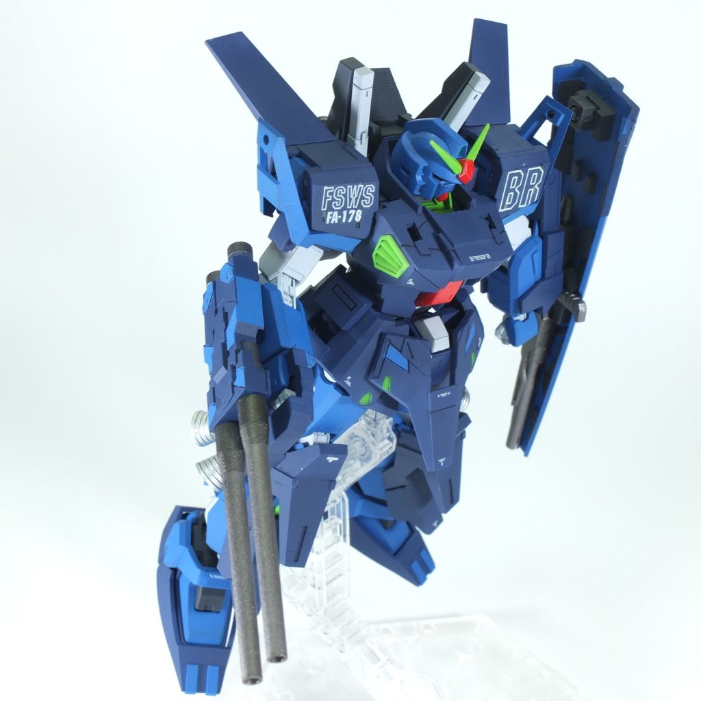 HGUCに被せる形でデジタルモデリングしています。ディティールはGFFを参考にしています。ロボット魂とわりと違うんですよね