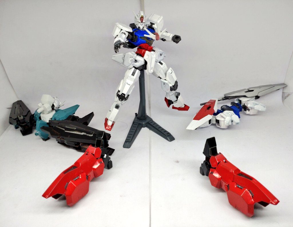 コアガンヴォルヴァを主軸に4機のフォルドマシンと合体して完成します