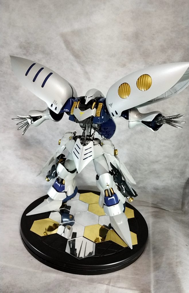 脚部は後の系譜を感じやすいギラ・ドーガを使用しました