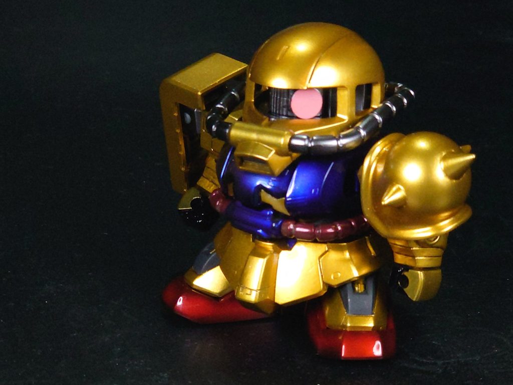 流し目気味に一枚モノアイの可動はこの頃からあったんですねー