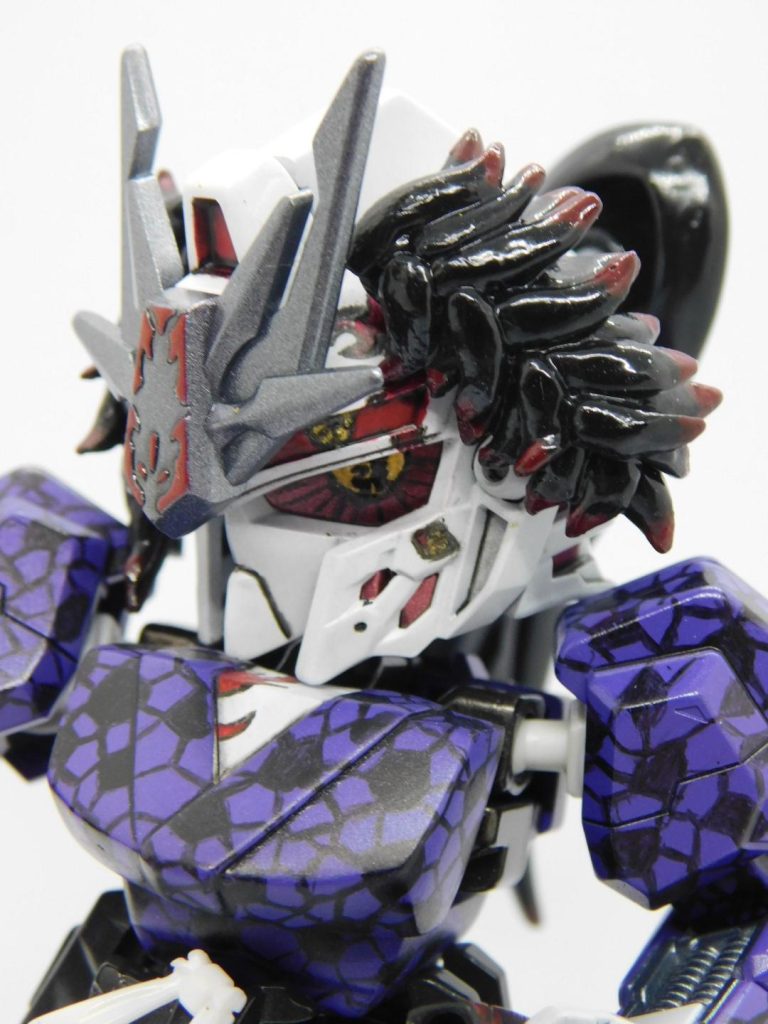 上の眼ですが、ガンダムという事なのでモノアイ風に仕上げてます。