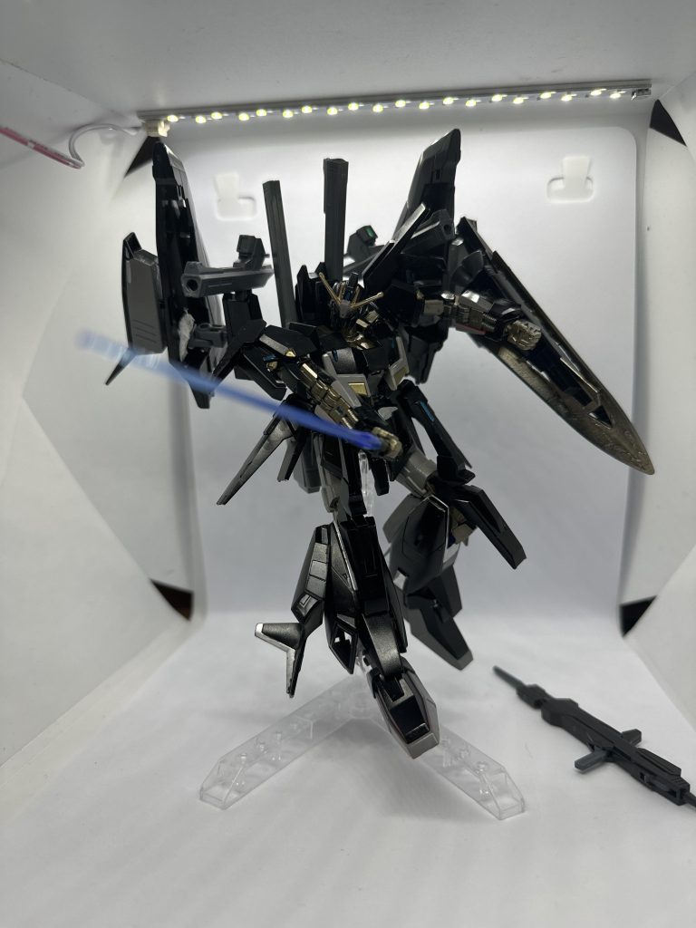 アクション2ゼータ本来のサーベル格闘ポーズ※ゼータガンダムのサーベルパーツが無かったのでルブリスのサーベルを使用しました。ごめんなさい🙇