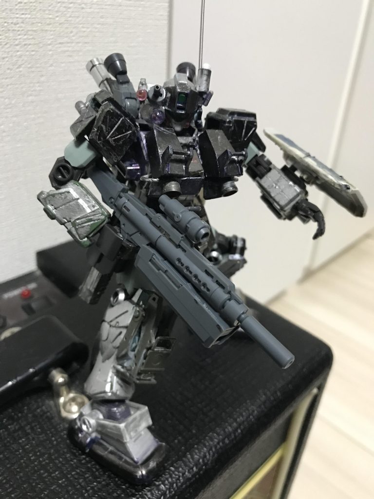 主兵装は対MS用アサルトカービンとガンキャノン再初期型の盾。盾にはハンダでダメージ加工してあります！