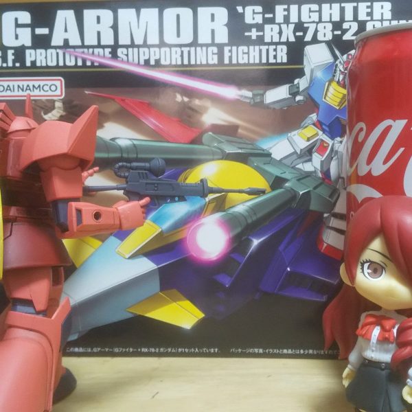 :こんばんは。皆はガンプラ制作を楽しんでいるか？では次はGアーマーだ。白い悪魔とセットガンプラだ。さてこのGアーマーは006のアルテイシア機にしよう。Gアーマーに部分塗装をやろう。（1枚目）