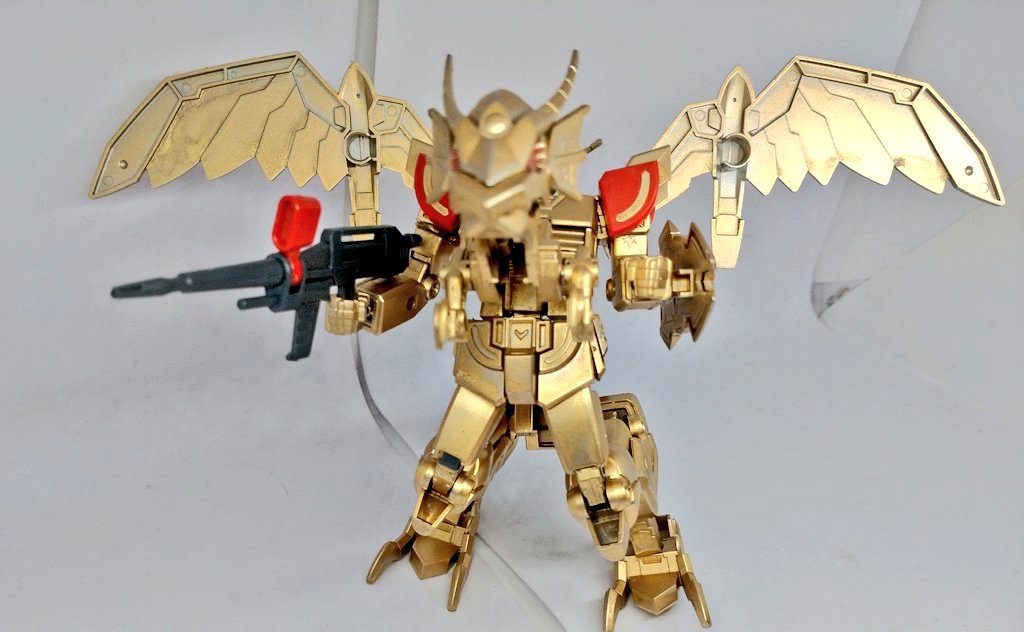 太陽神ラーガンダム（ゴールド）–2枚目/制作者：シン