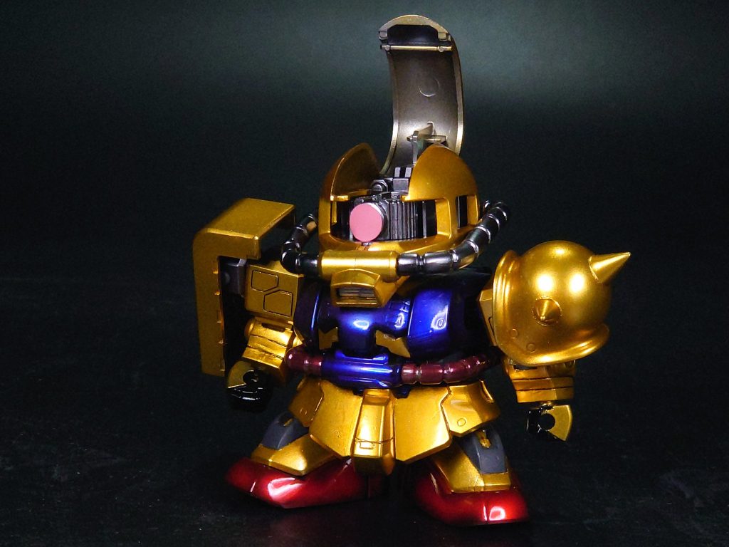 このザクの特徴として頭のハッチオープンがありますね時代的にMGやPGを参考にしたんでしょうかね