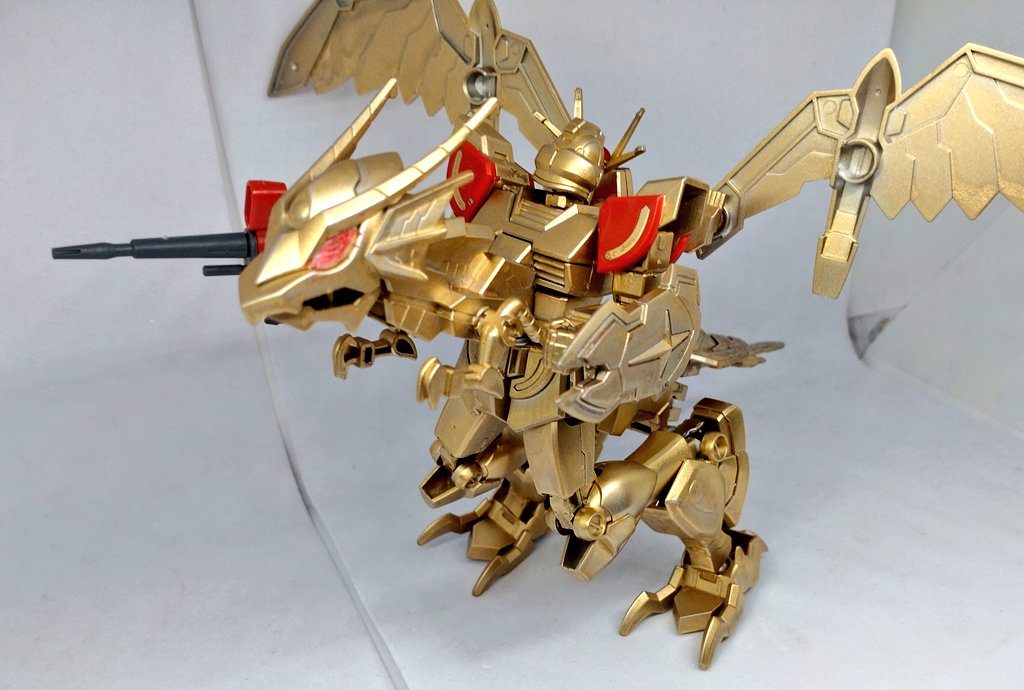 太陽神ラーガンダム（ゴールド）–3枚目/制作者：シン