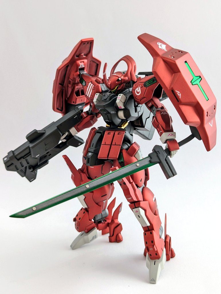 刀は差し替えで抜刀形態にできます